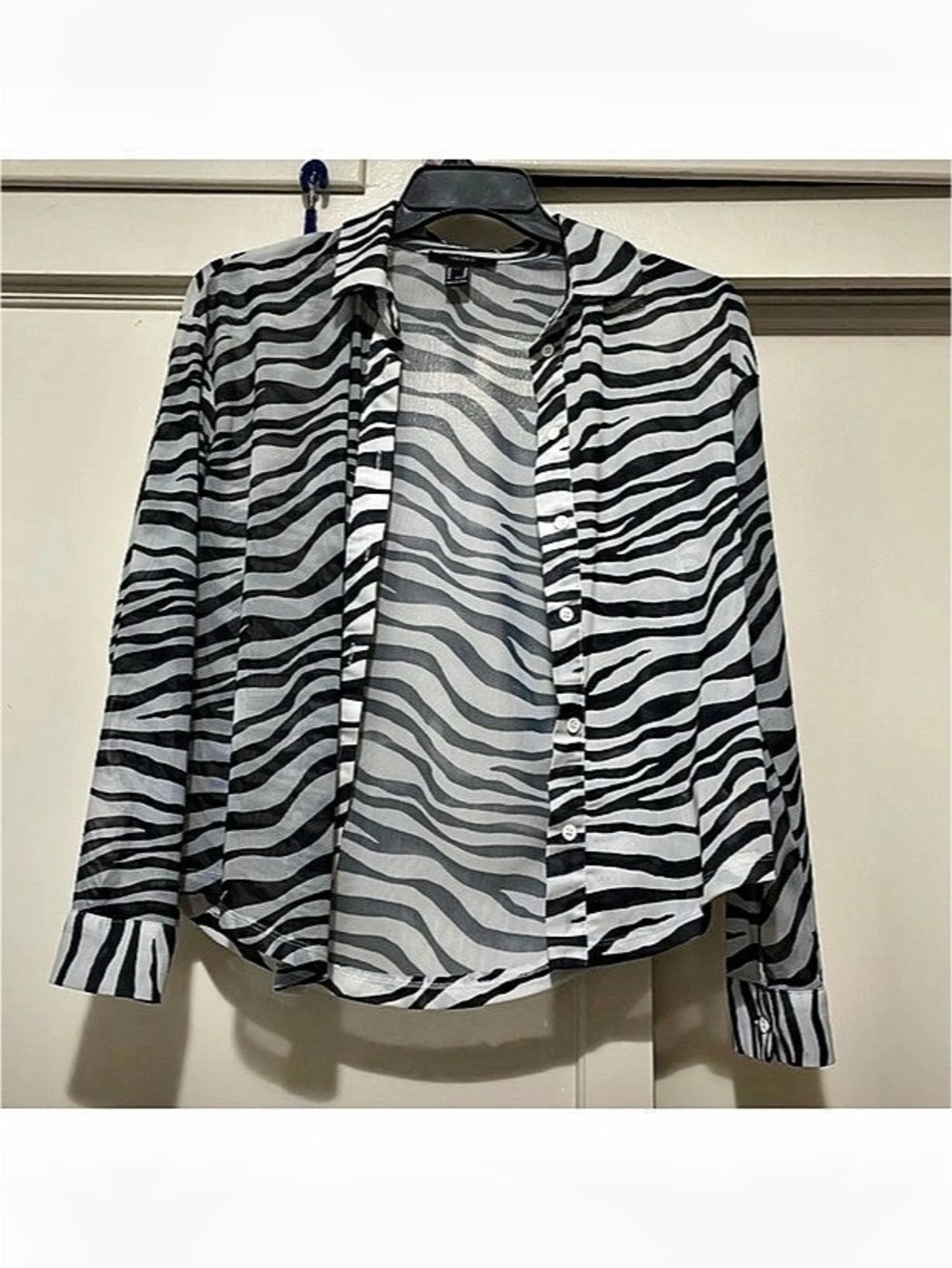 Forever 21 Zebra Print Button Down Shirt Size Medium